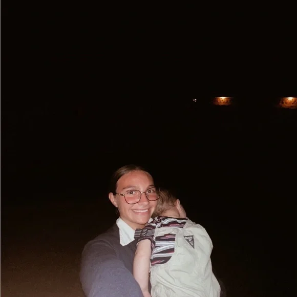 hi! im abbi my favorite brands are coach,ralph lauren,&anthro!🎀 - Picture 3 of 11